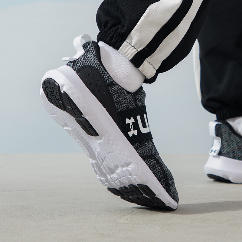 2026 Under Armour 3026507 001  – Knit Fabric Lace Up Sneakers recenzja i cena